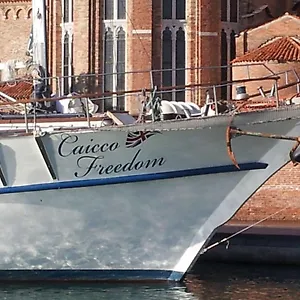 Bateau-hôtel Boat & Breakfast Caicco Freedom, Venise
